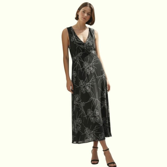 The Limited Dresses & Skirts - The Limited Silk Black Floral Ruffle V-Neck Midi Dress Womens‎ 6 Side Zip Lining